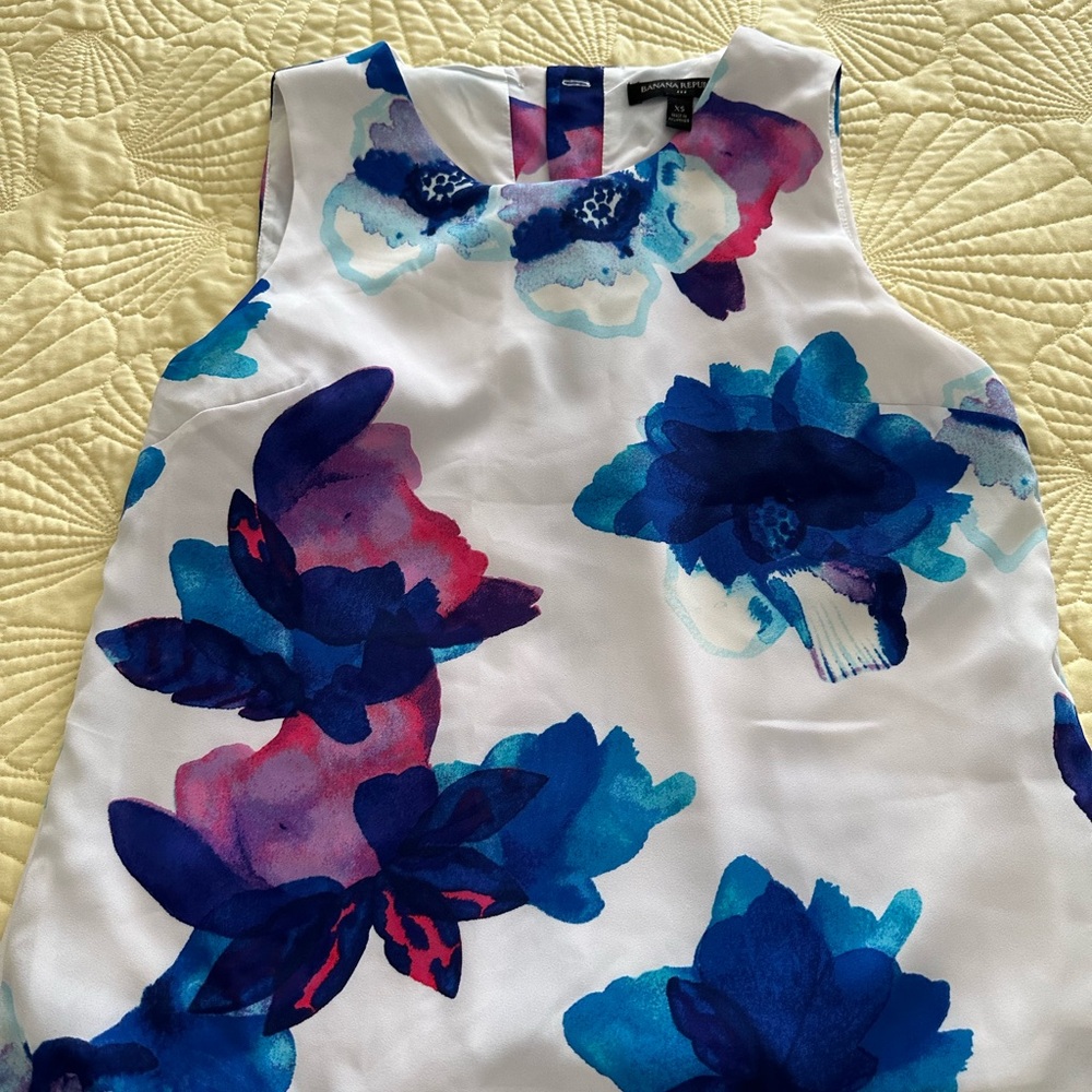 Banana Republic women’s XS blouse floral print